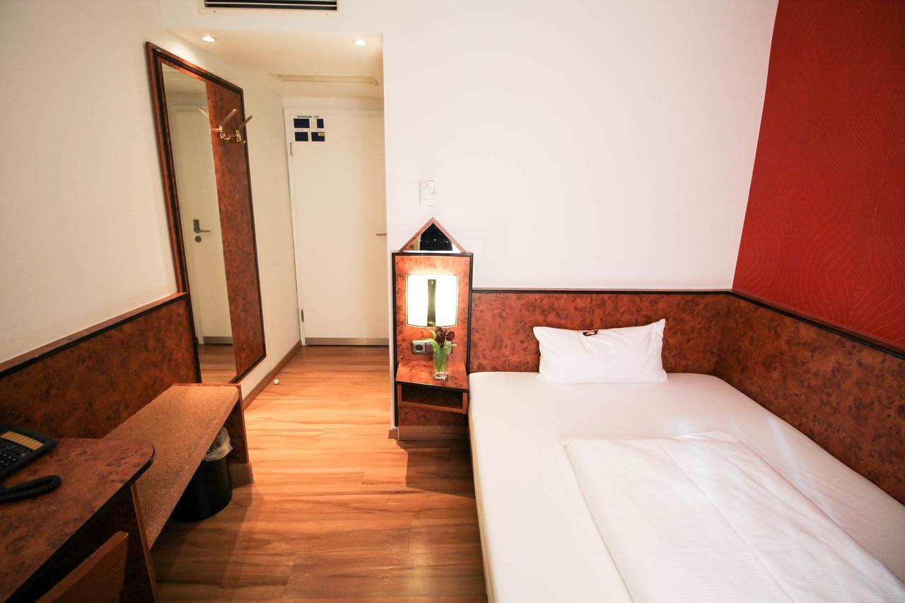 Hotel Miramar Am Roemer Frankfurt am Main Exterior photo